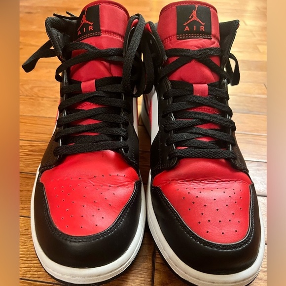 Nike Air Jordan 1 Mid Red/White/Black Size11
Mid Sneakers. - Picture 5 of 16